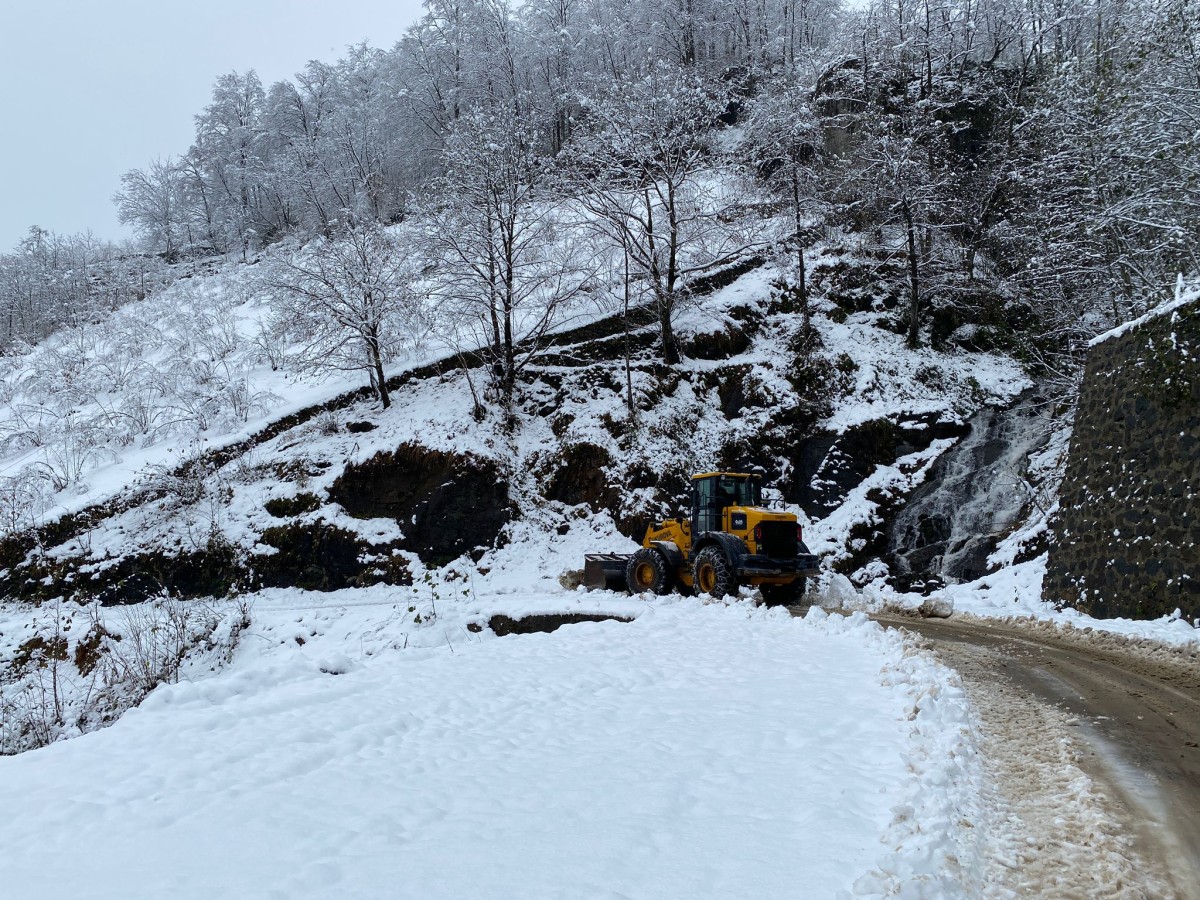 TRABZON BÜYÜKŞEHİR'DEN KARLA MÜCADELE SEFERBERLİĞİ
